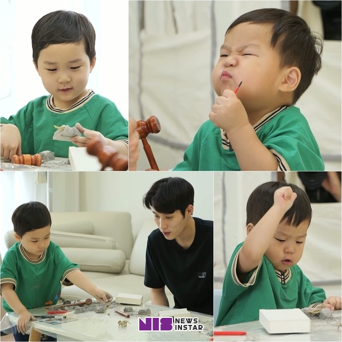 KBS2 ‘슈돌’ 은우, 고고학자 모드 발동! 공룡 화석 발굴에 섬세한 손길+망치부터 붓까지 완벽!